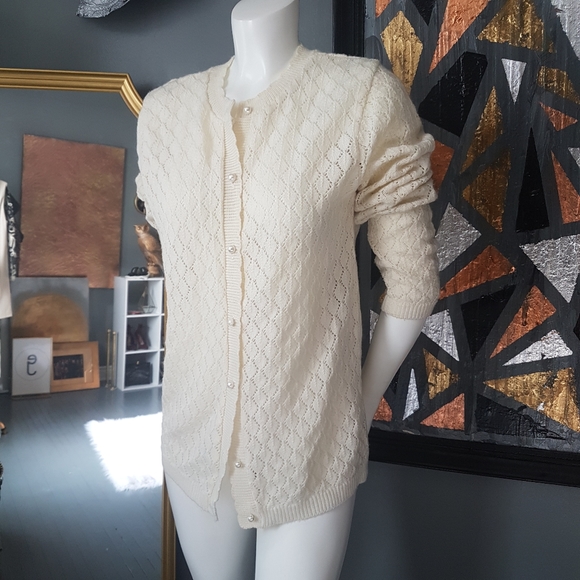 Vintage Made in Canada Cardigan - Picture 4 of 12